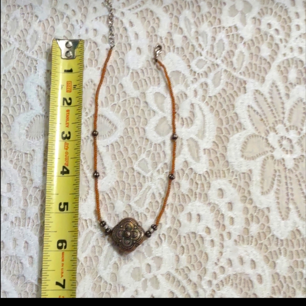 Ornate vintage lucite medallion choker necklace - Picture 7 of 7